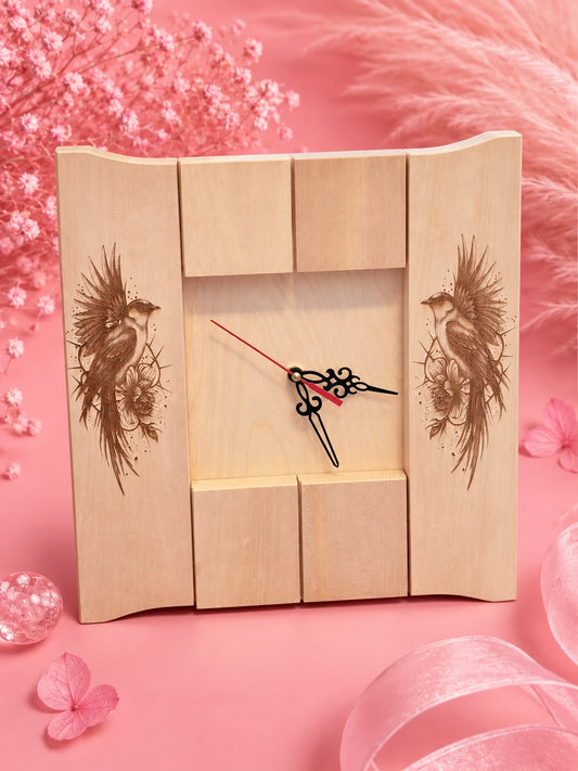 🌸🐦‍⬛Horloge artisanale en bois gravée – Oiseaux & fleurs🐦‍⬛🌸